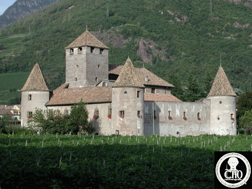 Mareccio Castle — via Wikimedia Commons