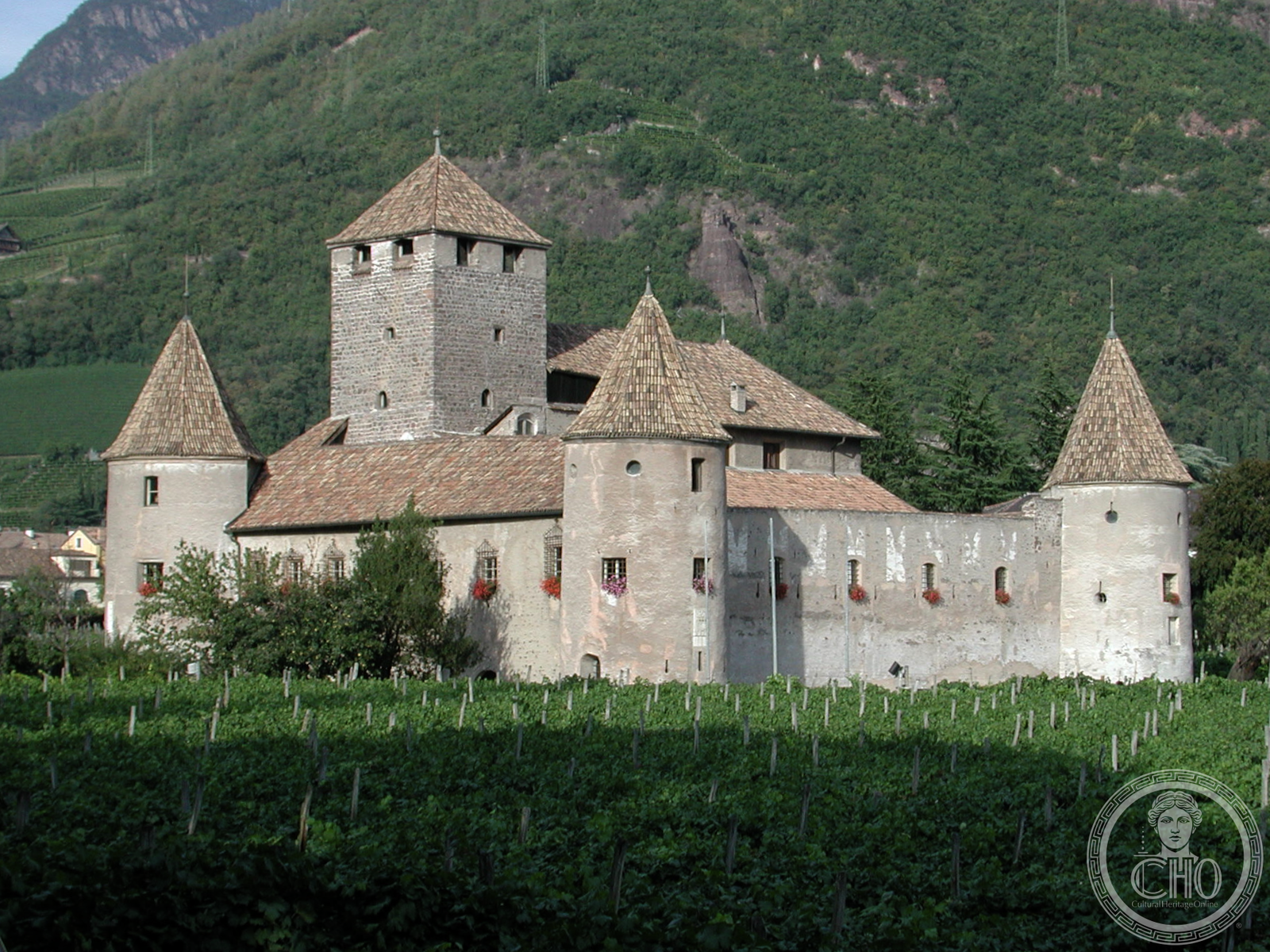 Mareccio Castle — via Wikimedia Commons