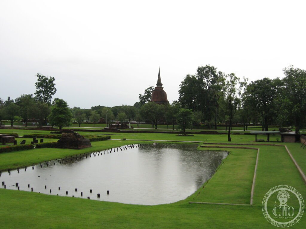 Sukhothai Historical Park Wat Mahathat lotus pond ruined chedi Buddha statues Thailand UNESCO