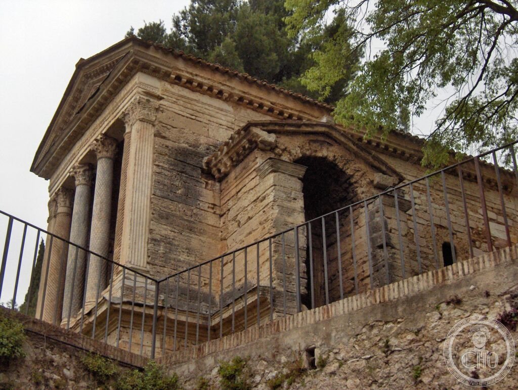 Tempietto del Clitunno Campello sul Clitunno Umbria longobardo c740 CE colonne classiche UNESCO 2011