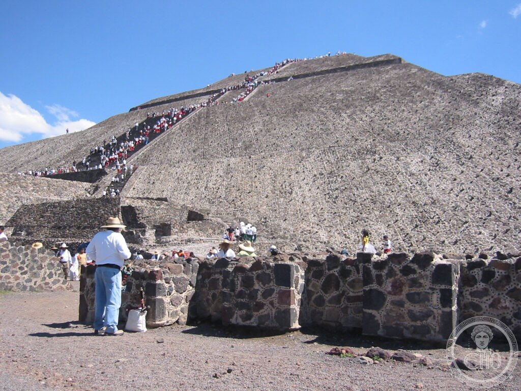 Teotihuacan Pyramid of the Sun Moon Avenue of the Dead pre-Columbian Mesoamerica Mexico UNESCO ancient city