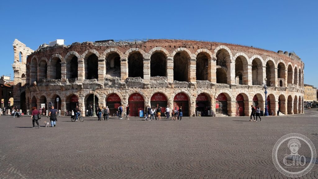 Verona Arena anfiteatro romano 30 CE Piazza Bra Festival Opera 1913 Veneto UNESCO 2000