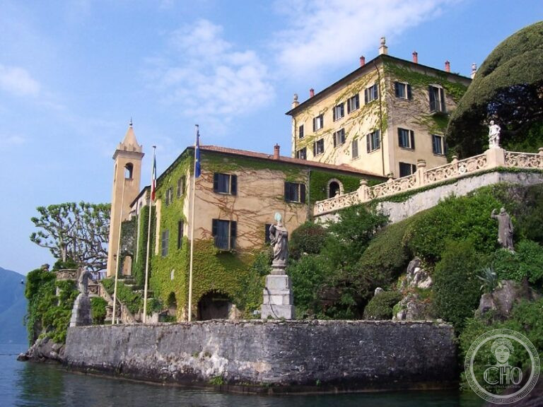 Villas, Lakes and the Invention of the Romantic Journey: The Working Shores Before the Story