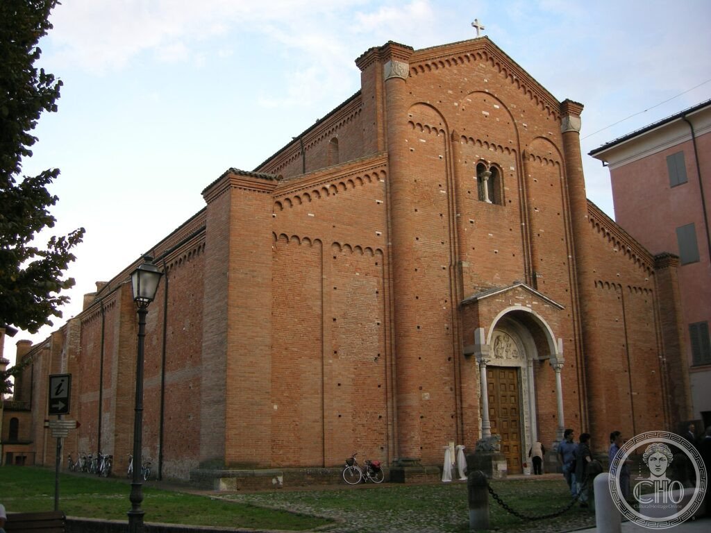 Abbazia di Nonantola, facciata romanica con portale di Wiligelmo e campanile medievale, Modena, Emilia-Romagna