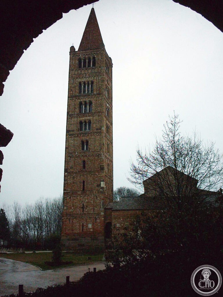 Abbazia di Pomposa Codigoro Ferrara campanile IX-XIV sec Benedettini Delta del Po Emilia-Romagna UNESCO 1995