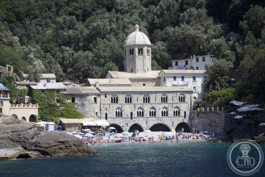 Abbazia San Fruttuoso Camogli Liguria IX sec benedettini Cristo degli Abissi 1954 FAI 1983