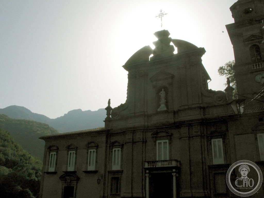 Abbazia della Santissima Trinità della Cava, complesso benedettino medievale arroccato sulla collina sopra Cava de Tirreni, Salerno, Campania