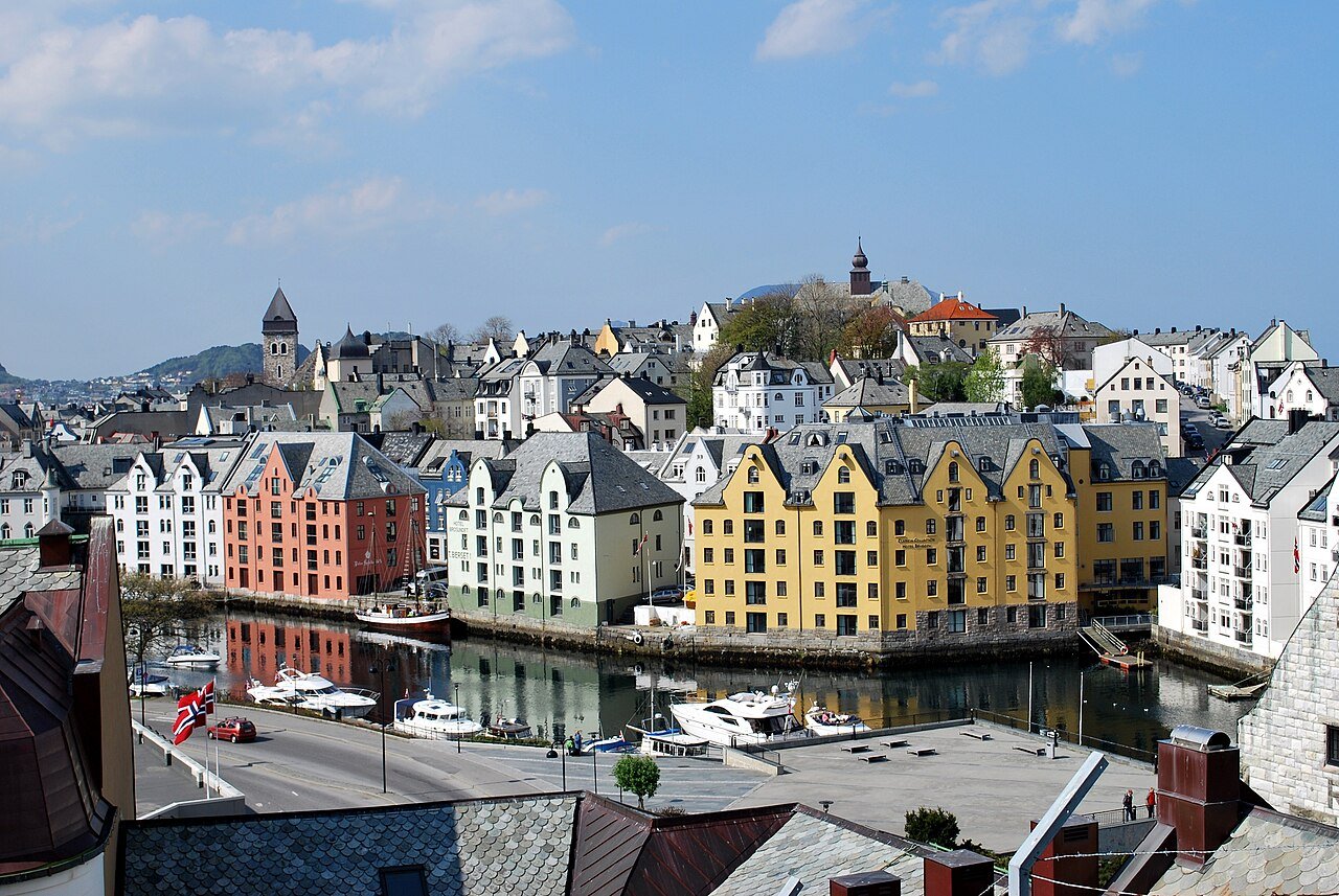 Art Nouveau facades lining the Brosundet canal in central Ålesund, Norway