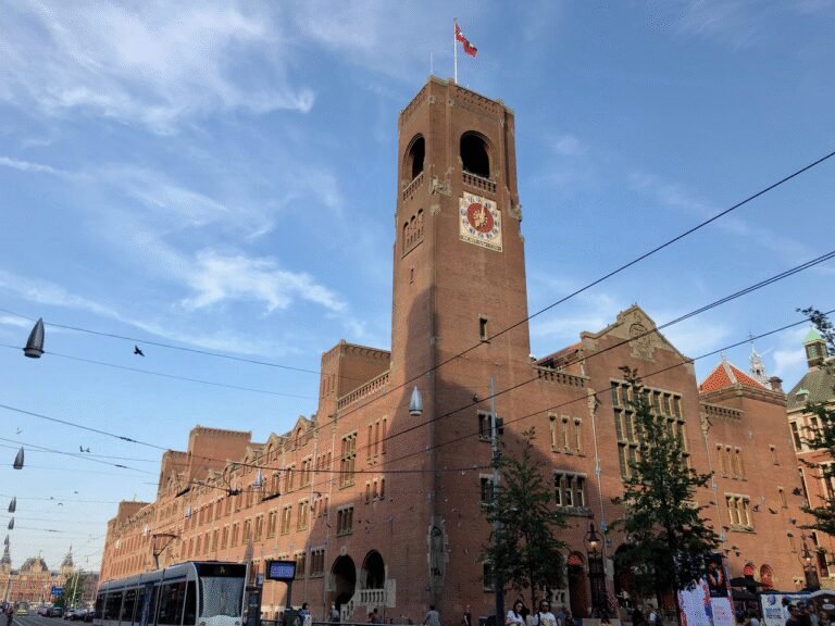 Amsterdam — Berlage, the Amsterdam School and Dutch Modernism