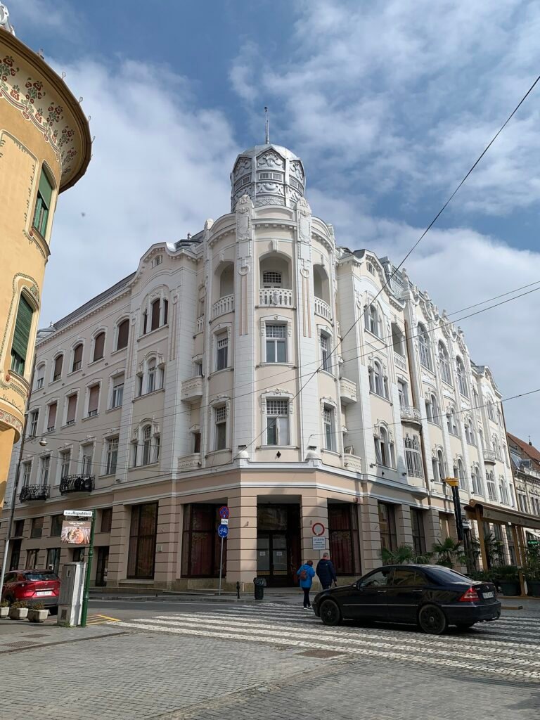 The Secession façade of the Apollo Palace on Strada Republicii, Oradea The Secession façade of the Apollo Palace on Strada Republicii, Oradea
