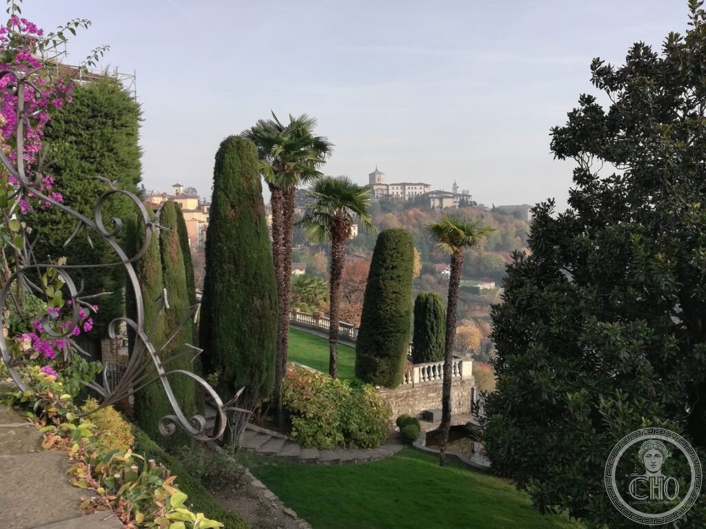 Bergamo Città Alta vista panoramica dalla Valle Piazza Vecchia mura veneziane UNESCO 2017