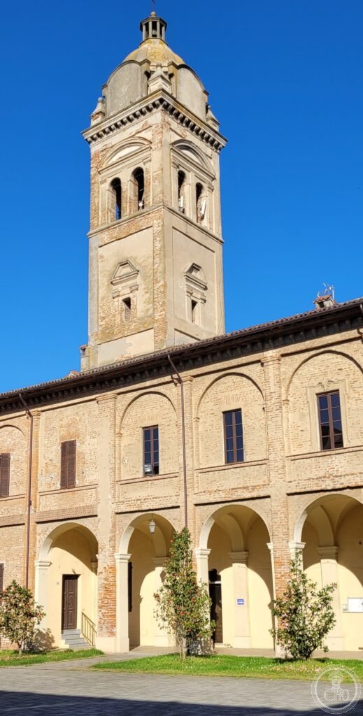 Abbazia di San Pietro di Breme, complesso medievale in mattoni nella Lomellina, Breme, Pavia, Lombardia