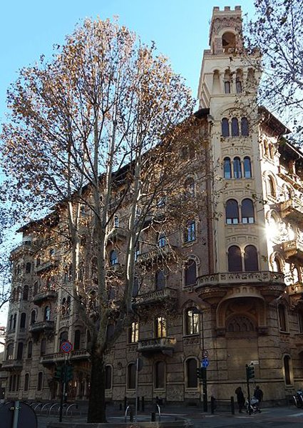 Casa della Vittoria — the so-called Casa dei Draghi — on Corso Francia, Turin, showing its tower and ornate Art Nouveau façade