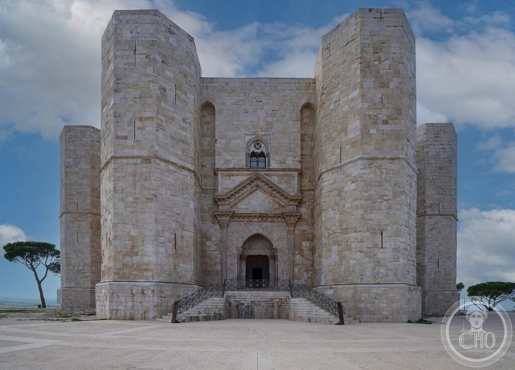 Castel del Monte Andria Federico II 1240 ottagonale geometria Murge Puglia UNESCO 1996