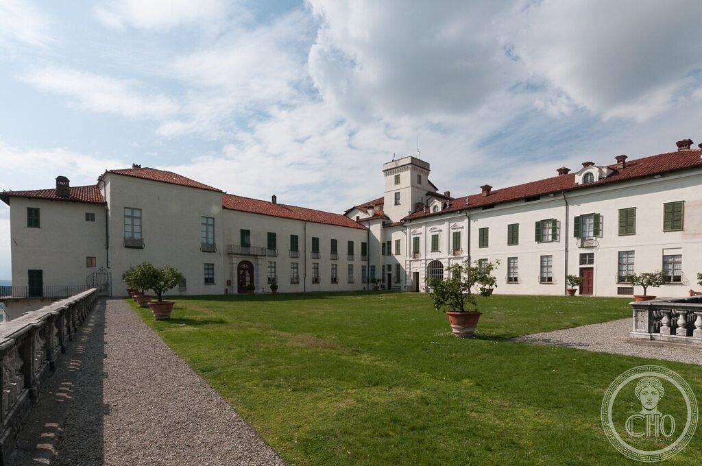 Castello di Masino Caravino Canavese Torino Piemonte XI sec Valperga FAI terrazza giardino all italiana
