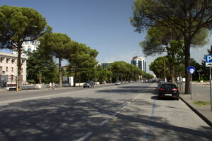 Dëshmorët e Kombit Boulevard, Tirana