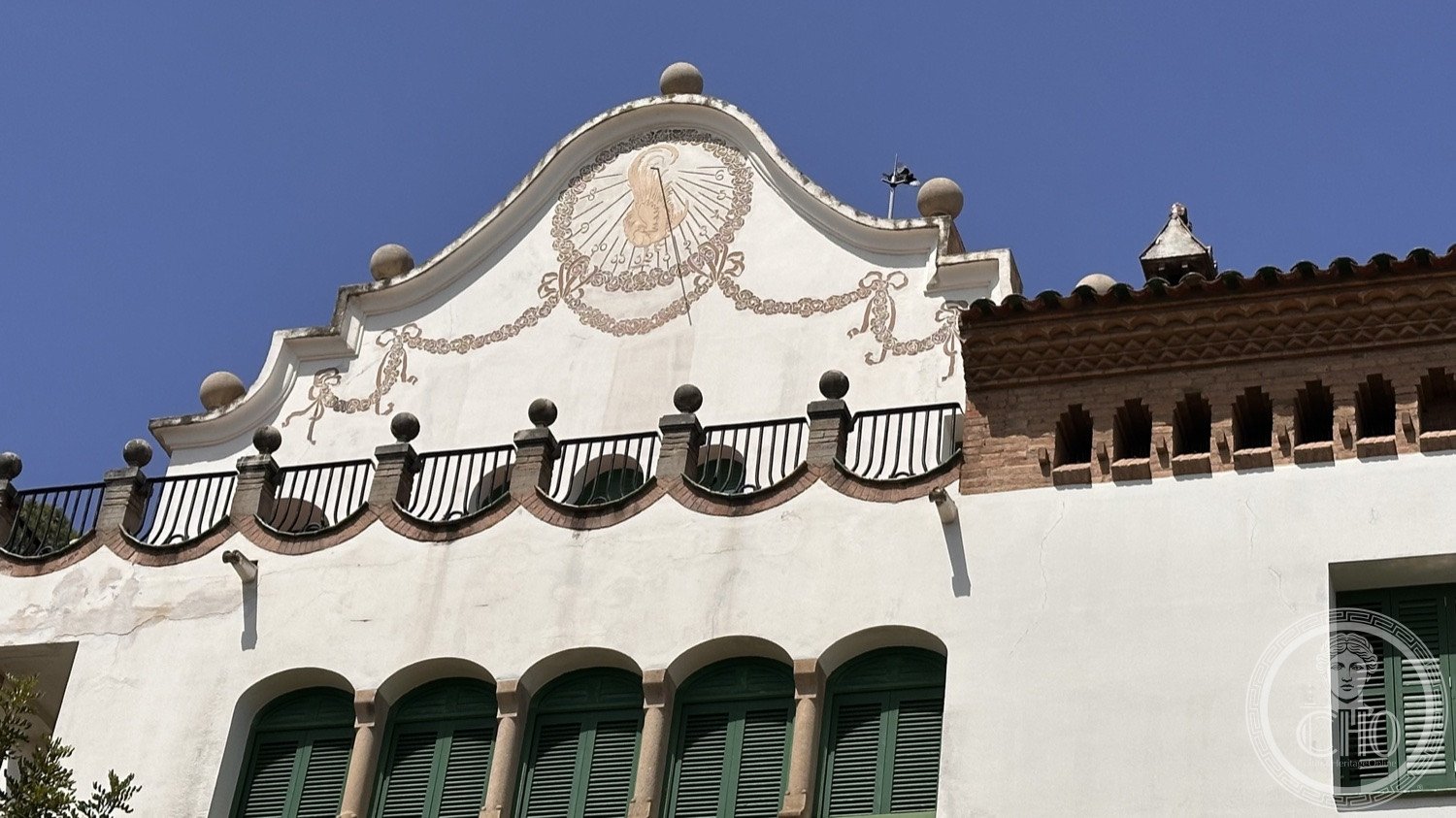 Park Güell — The curved gable of the Casa del Guarda gatehouse.