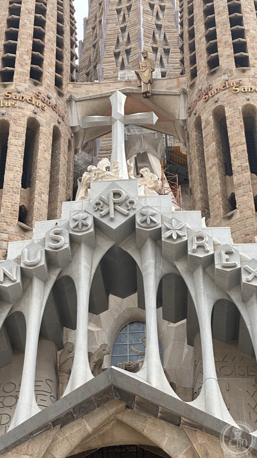 Basílica de la Sagrada Família — The white pinnacles of the newer towers.