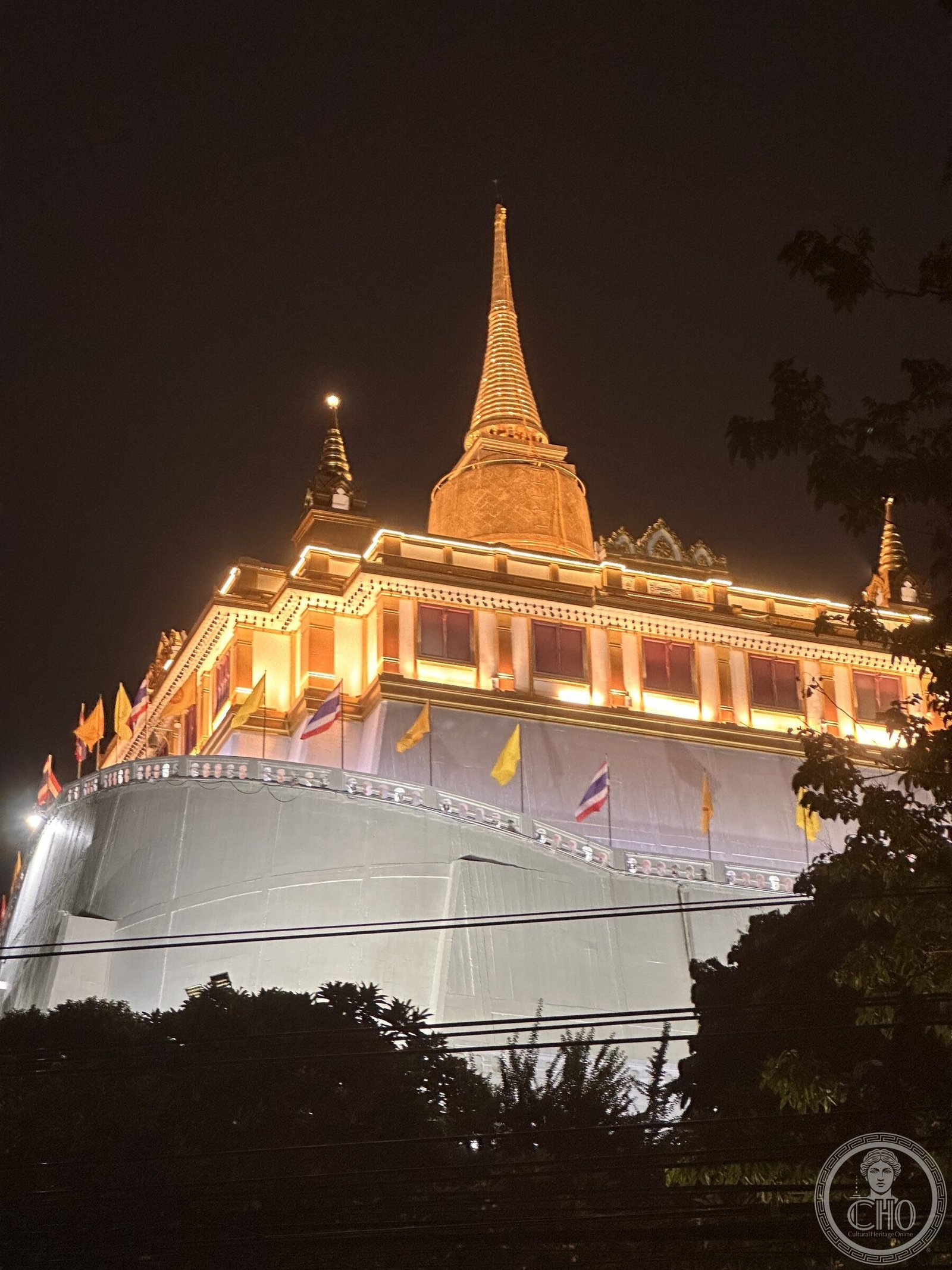 Wat Saket Golden Mount stairway — Bangkok ancient temple