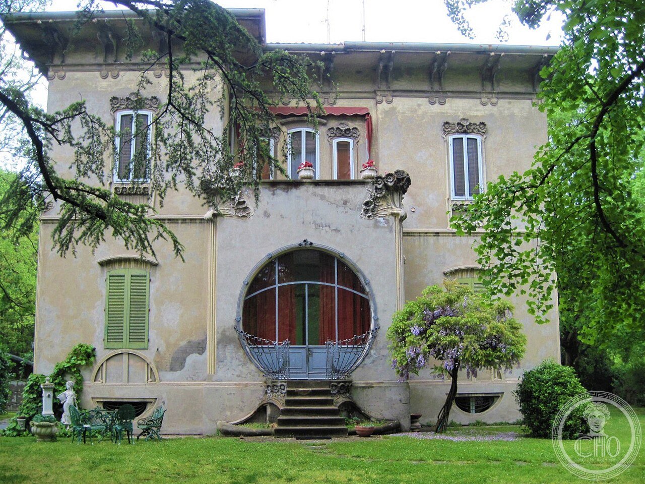 Villa Melchiorri, Viale Cavour 184, Ferrara — Art Nouveau facade with sunflower motifs, 1904