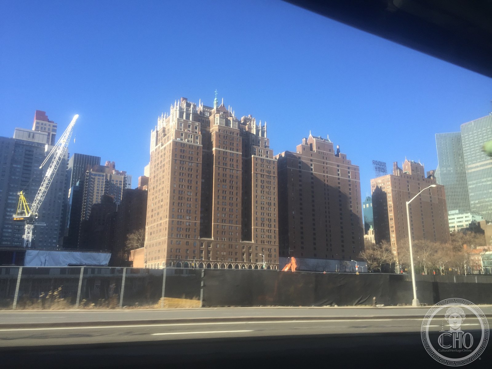 Daily News Building New York — Hood & Howells 1930 Art Deco tower