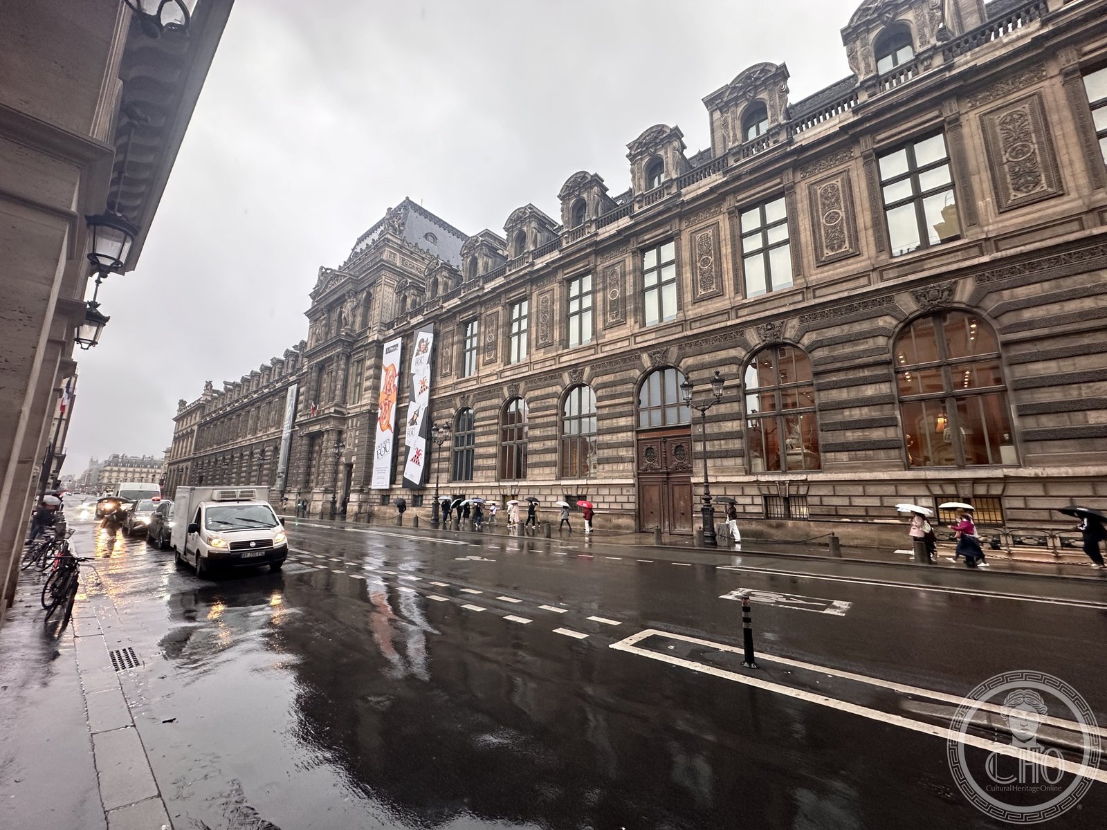 Louvre Pyramid — photo 1