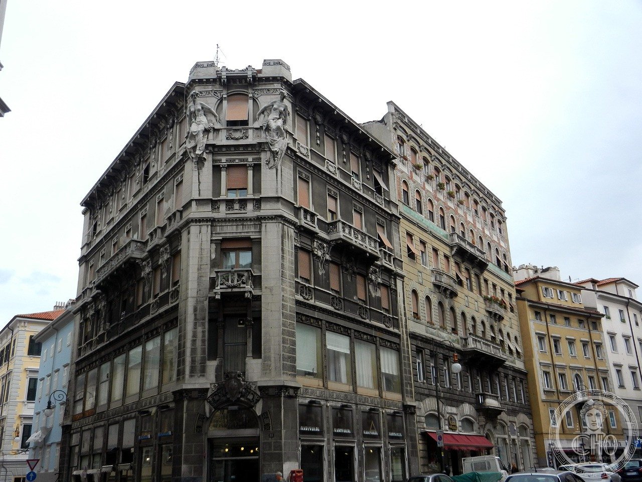 Casa Polacco, Corso Italia 22, Trieste — Romeo Depaoli 1909, Liberty facade with sculptural programme