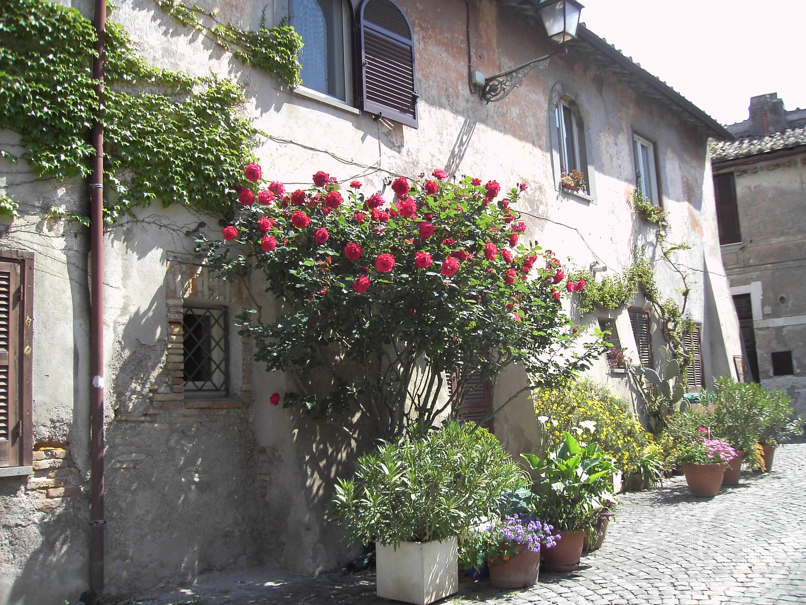 Borgo Antico di Ostia — via Wikimedia Commons