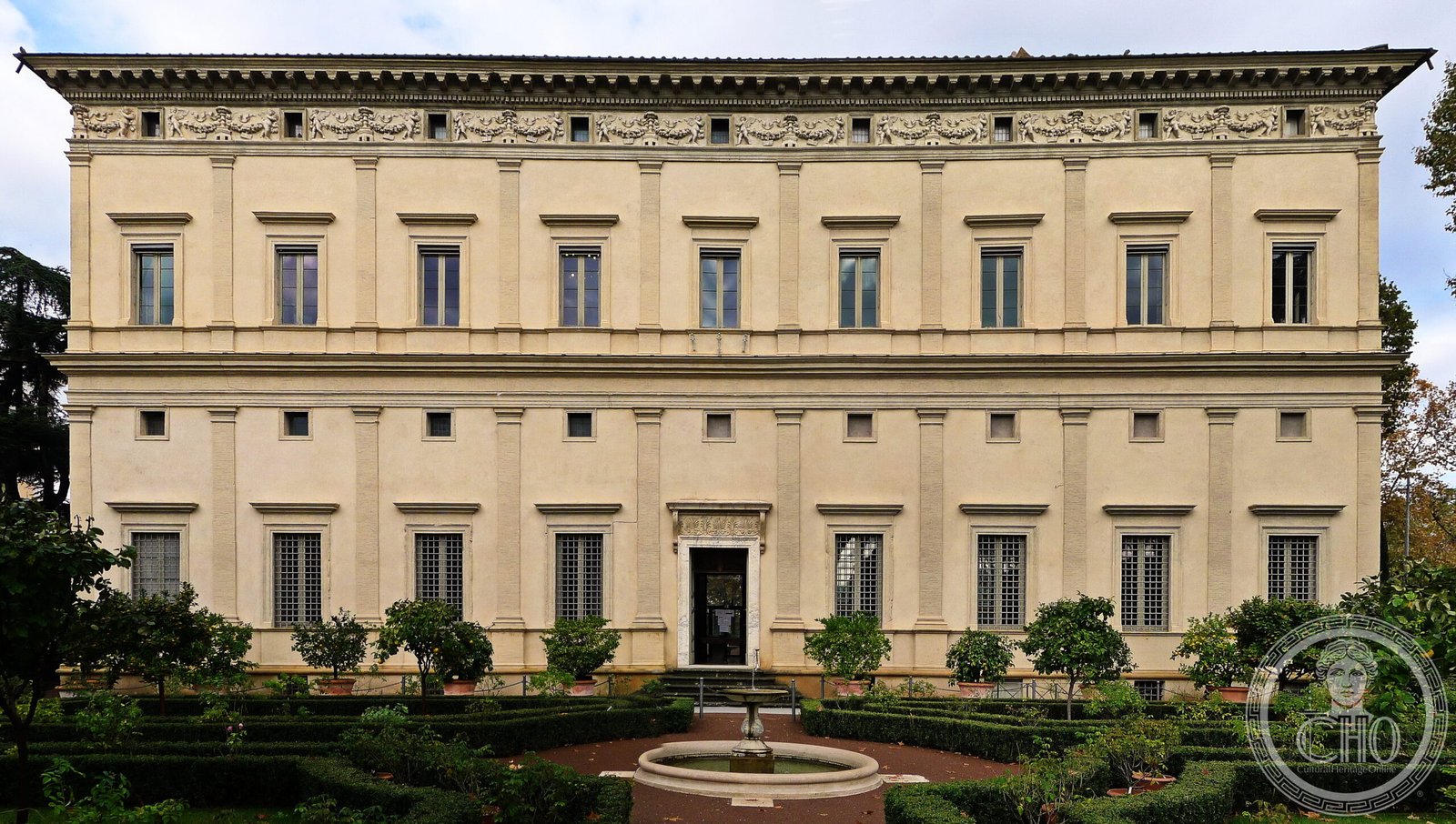 Ville di Roma: Il Divino Raffaello a Villa Farnesina