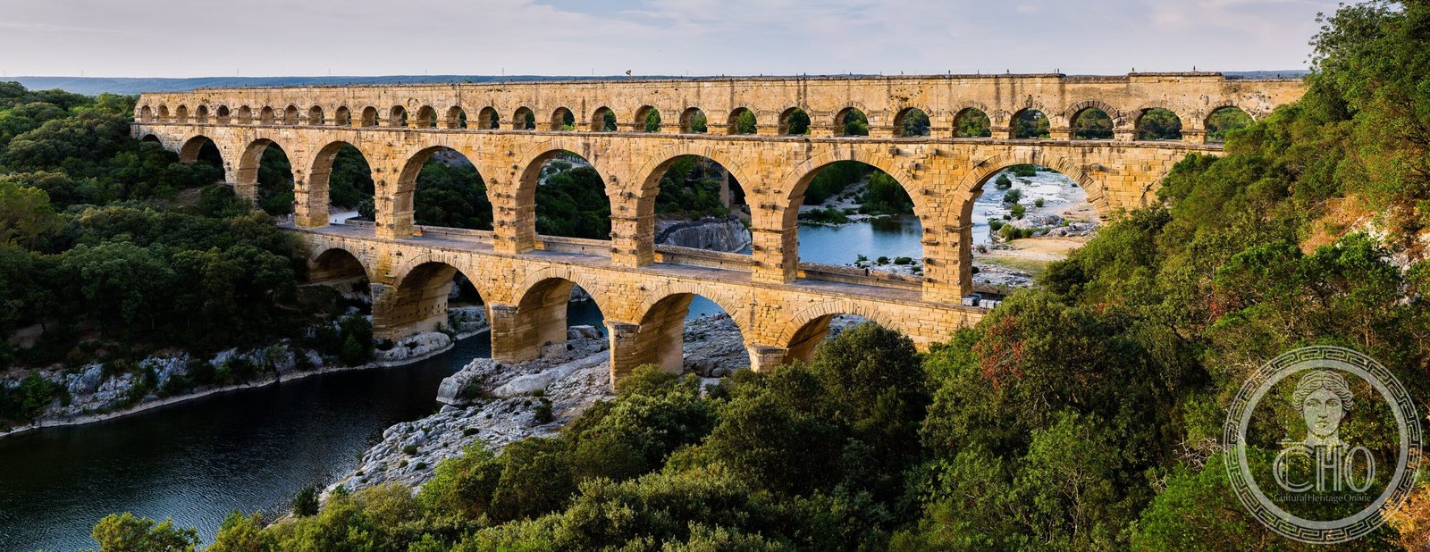 Pont du Gard — view Pont du Gard — view