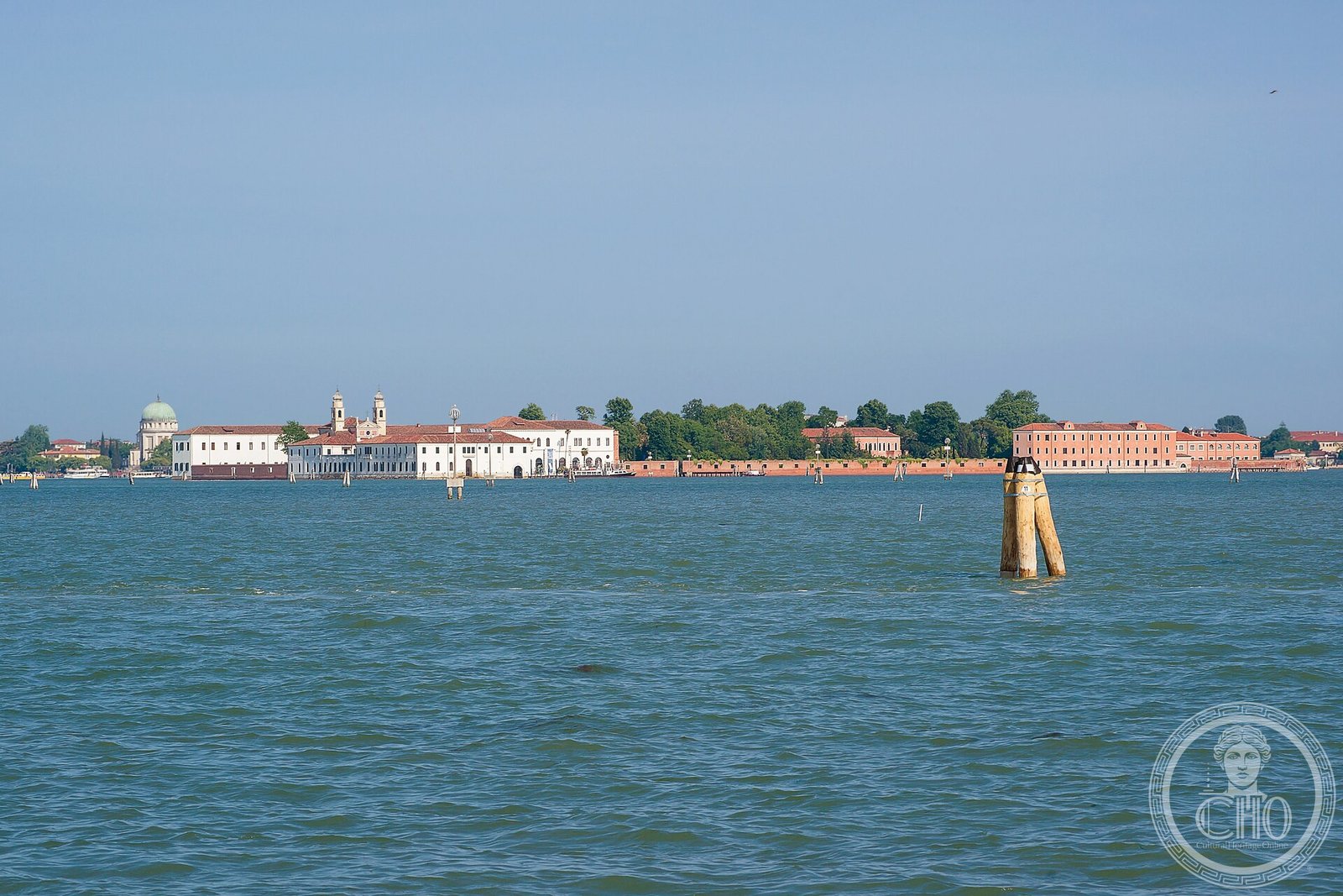 Villa Hériot Waterfront — via Wikimedia Commons Villa Hériot Waterfront — via Wikimedia Commons