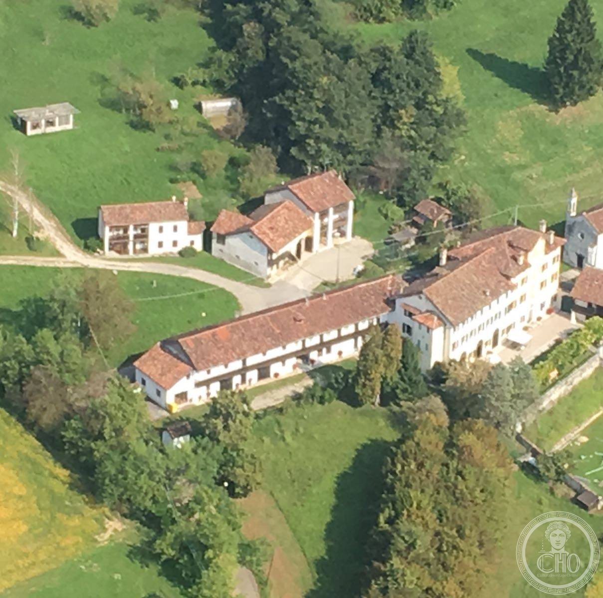 Villa degli Azzoni Avogadro — via Wikimedia Commons Villa degli Azzoni Avogadro — via Wikimedia Commons