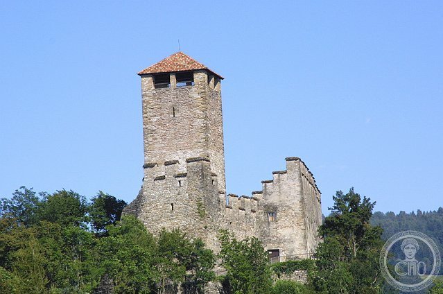 Castello di Zumelle — via Wikimedia Commons Castello di Zumelle — via Wikimedia Commons