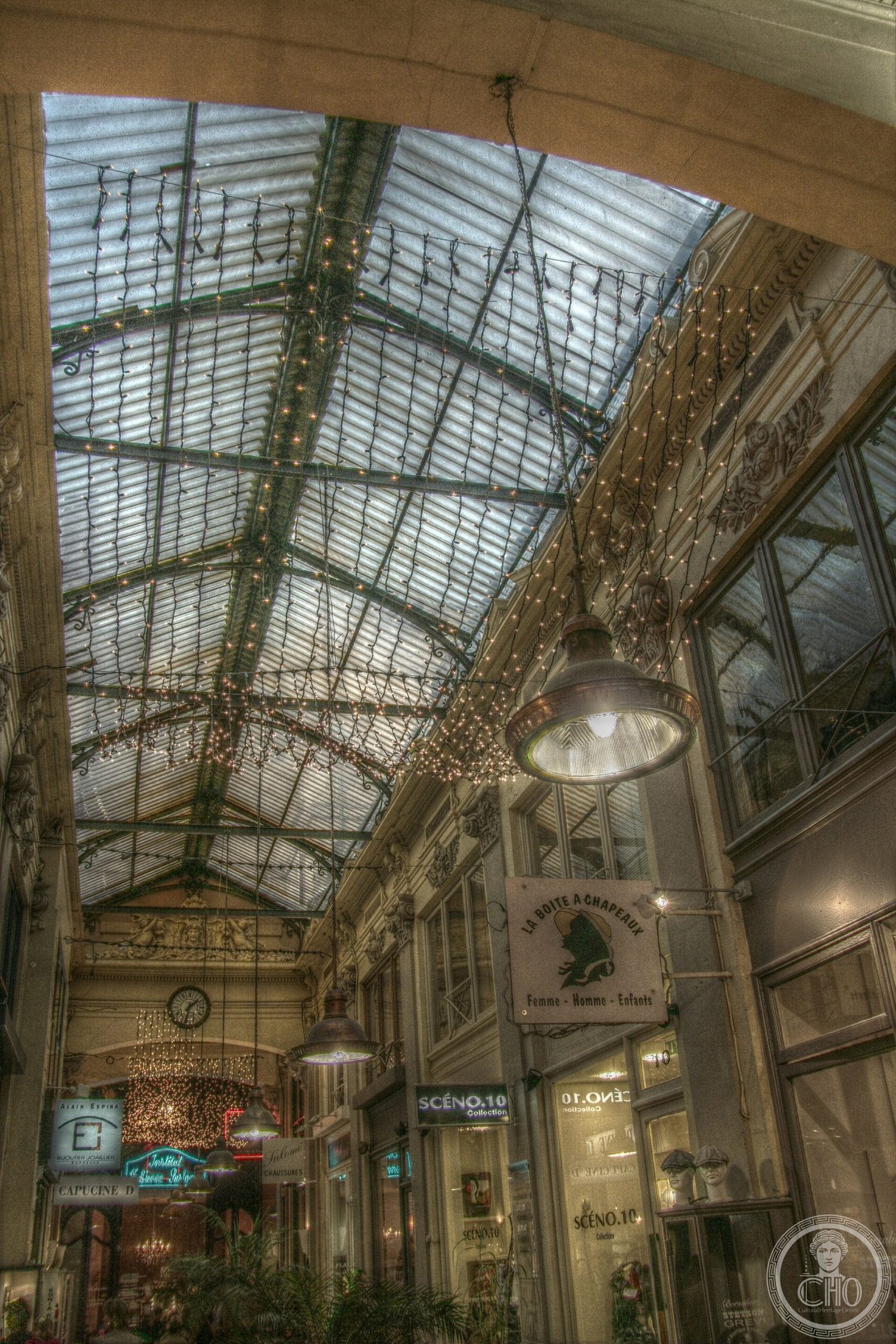 Max Bordeaux Wine Shop — via Wikimedia Commons