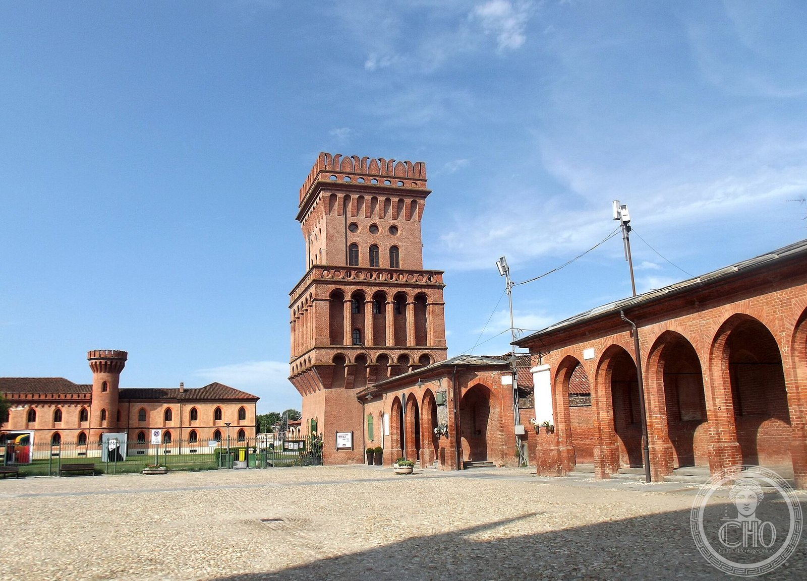 Castello di Pollenzo — via Wikimedia Commons
