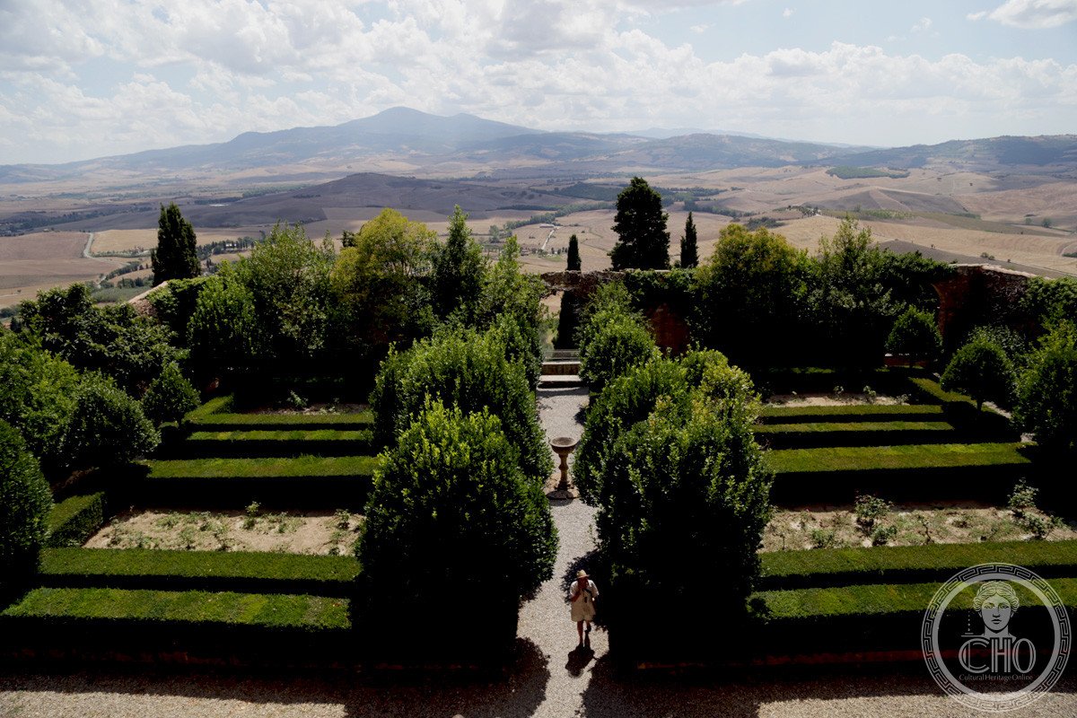 Piccolomini Palace in Pienza — via Wikimedia Commons