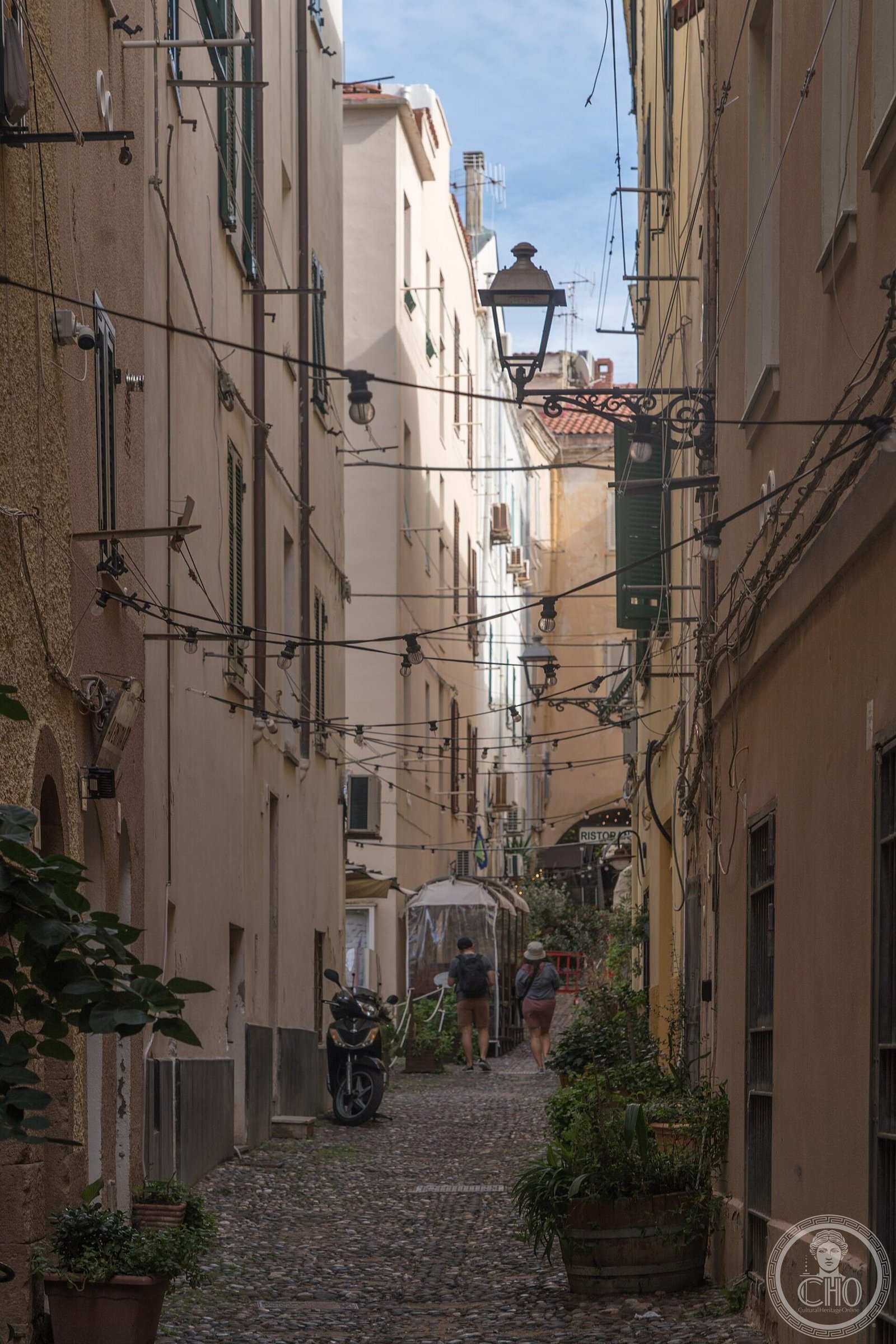 De Filippis Coralli — via Wikimedia Commons