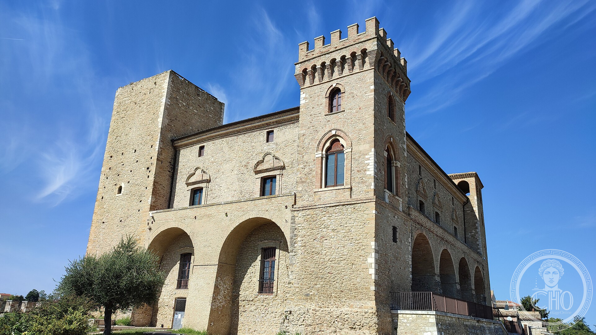 Ducal Castle of Crecchio — via Wikimedia Commons Ducal Castle of Crecchio — via Wikimedia Commons