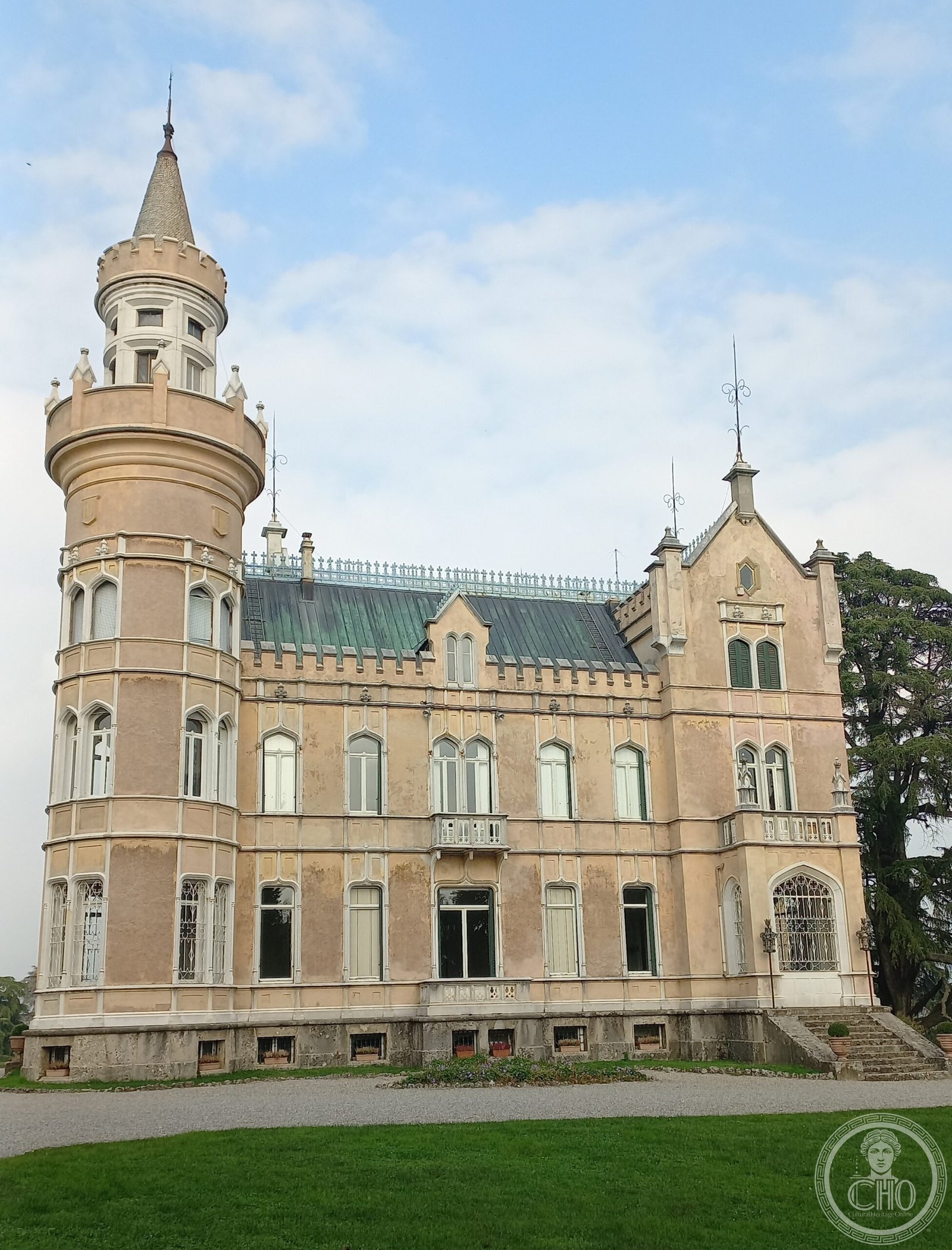 Villa Lattuada — via Wikimedia Commons