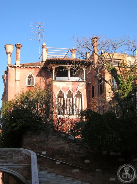 Dario Palace — via Wikimedia Commons
