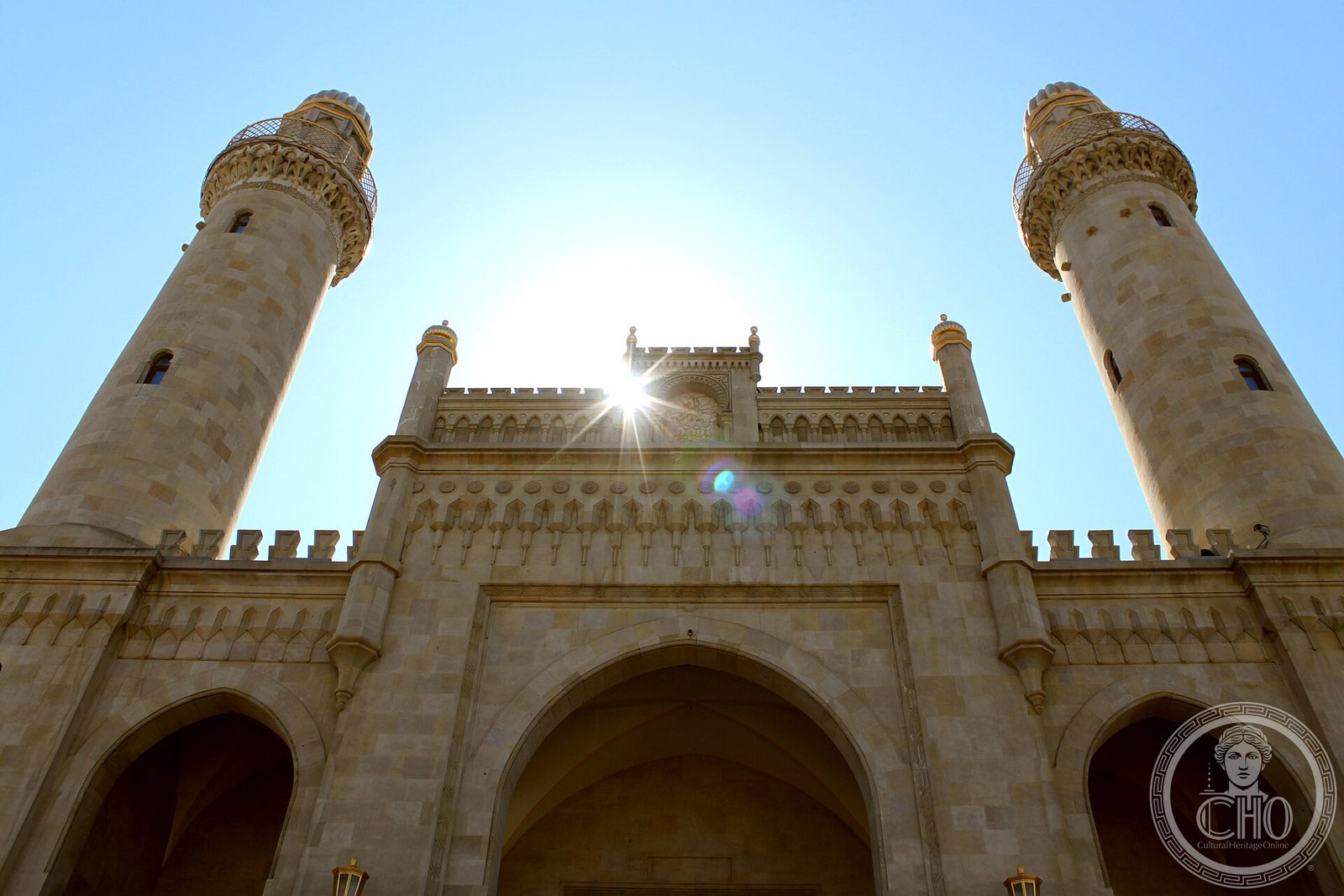 Taza Pir Mosque — via Wikimedia Commons