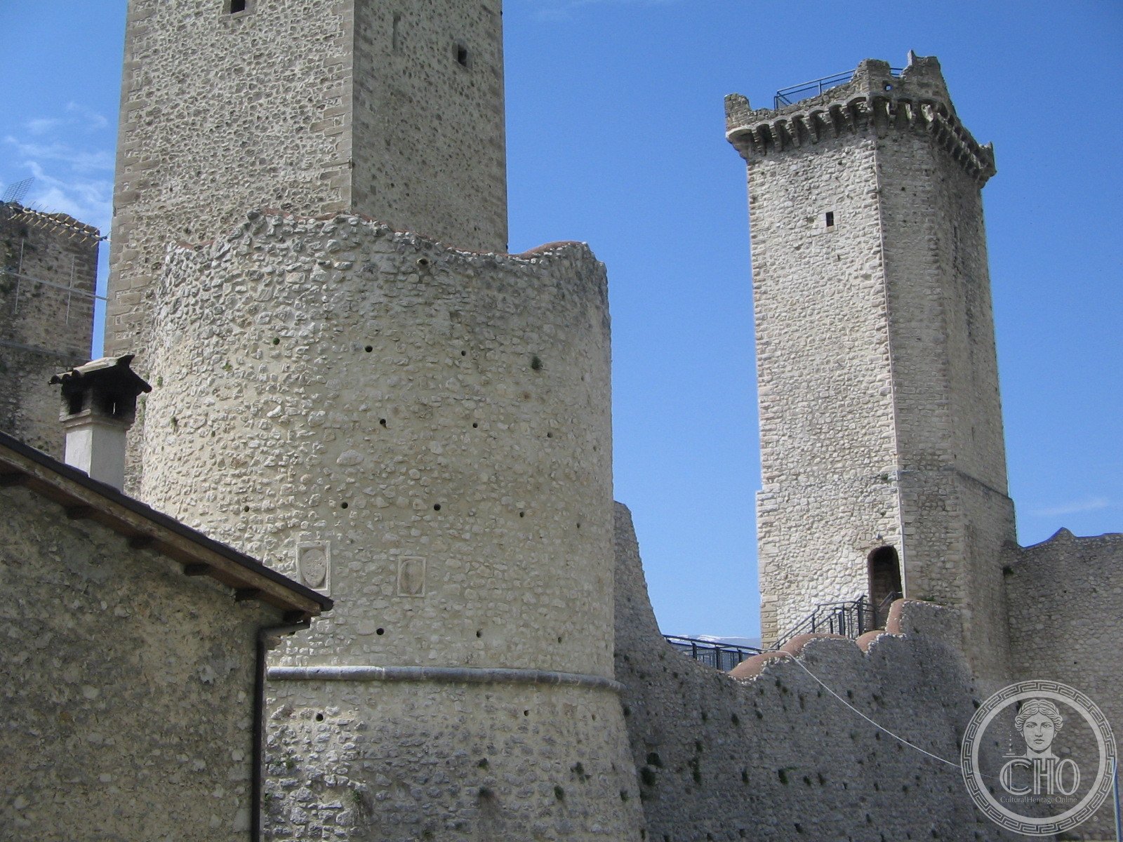 Cantelmo – Caldora Castle — via Wikimedia Commons