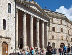 Church of Santa Maria sopra Minerva – Virtual Tour 360° — via Wikimedia Commons