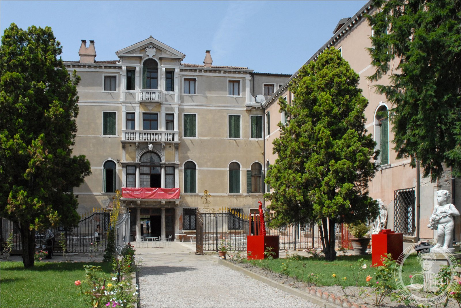 Ca ‘Zenobio degli Armeni Palace — via Wikimedia Commons Ca ‘Zenobio degli Armeni Palace — via Wikimedia Commons