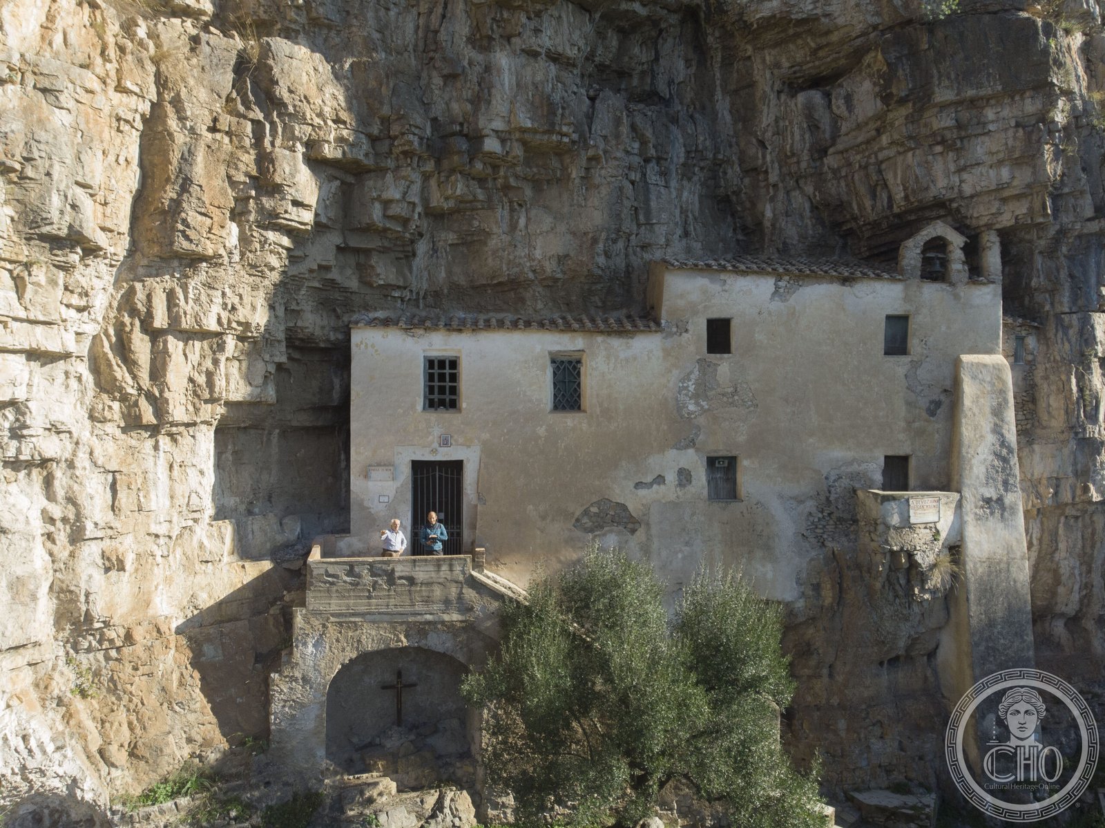 Hermitage Rupestre San Magno — via Wikimedia Commons
