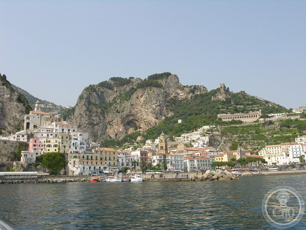 Costiera Amalfitana Positano case colorate fiordo scogliere Mar Tirreno Salerno Campania UNESCO 1997