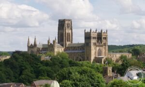 Durham (1093–1133): la cattedrale normanna e il castello sul fiume Wear (Durham, Regno Unito) Durham (1093–1133): la cattedrale normanna e il castello sul fiume Wear (Durham, Regno Unito)