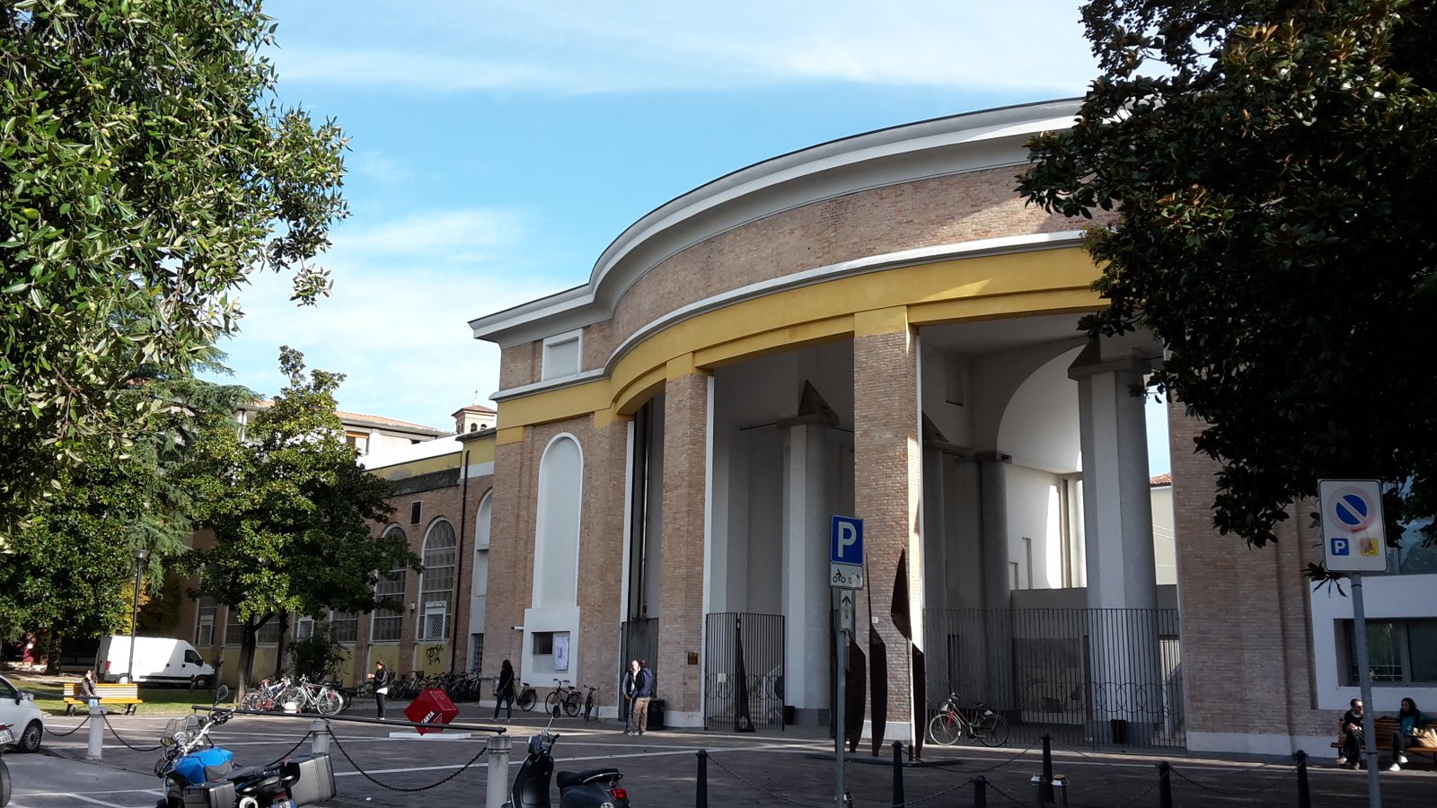 The former Casa del Balilla in Treviso, a rationalist building from the 1930s now housing the Biblioteca Citta Giardino Andrea Zanzotto.