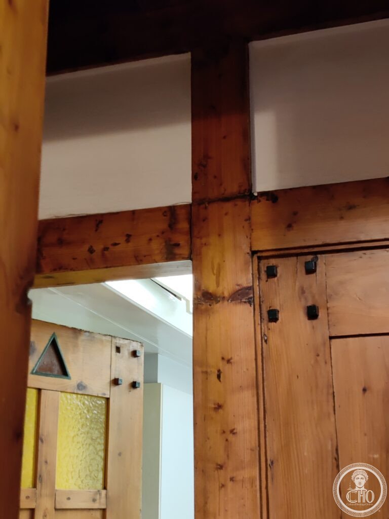Interior view of the entry area to Villa Fallet