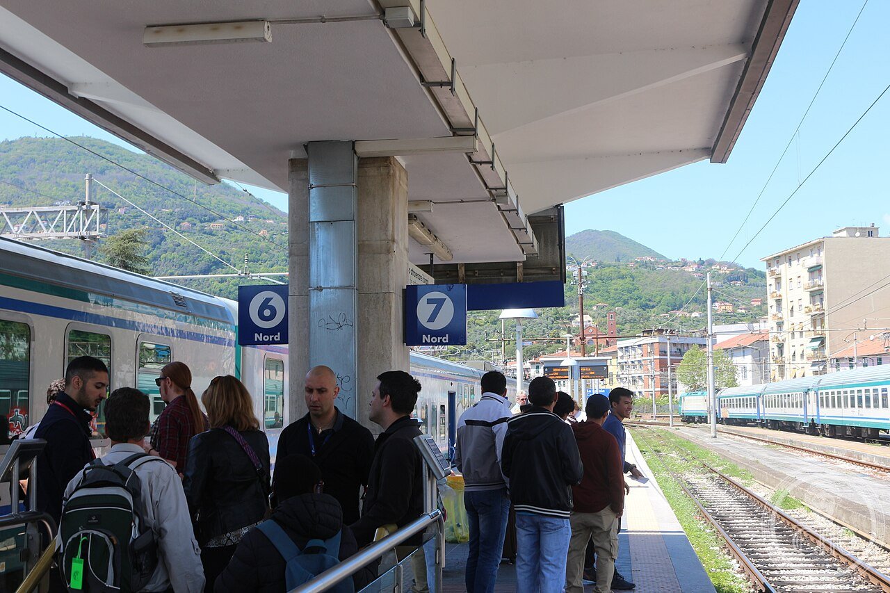 2019-05-01 Controllo turisti arrivo binari La Spezia 10